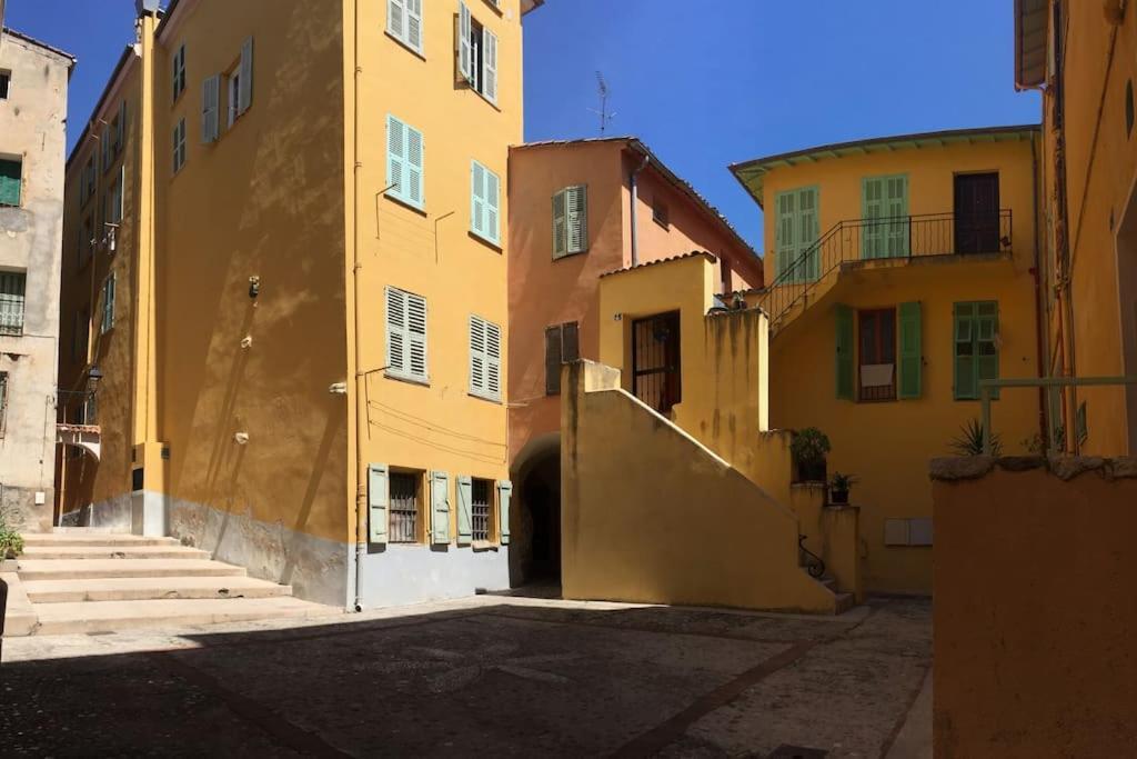 Between The Roofs Of Menton Old Town And The Sea Ngoại thất bức ảnh